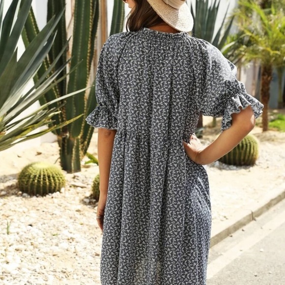 Dress - Picture 3 of 3